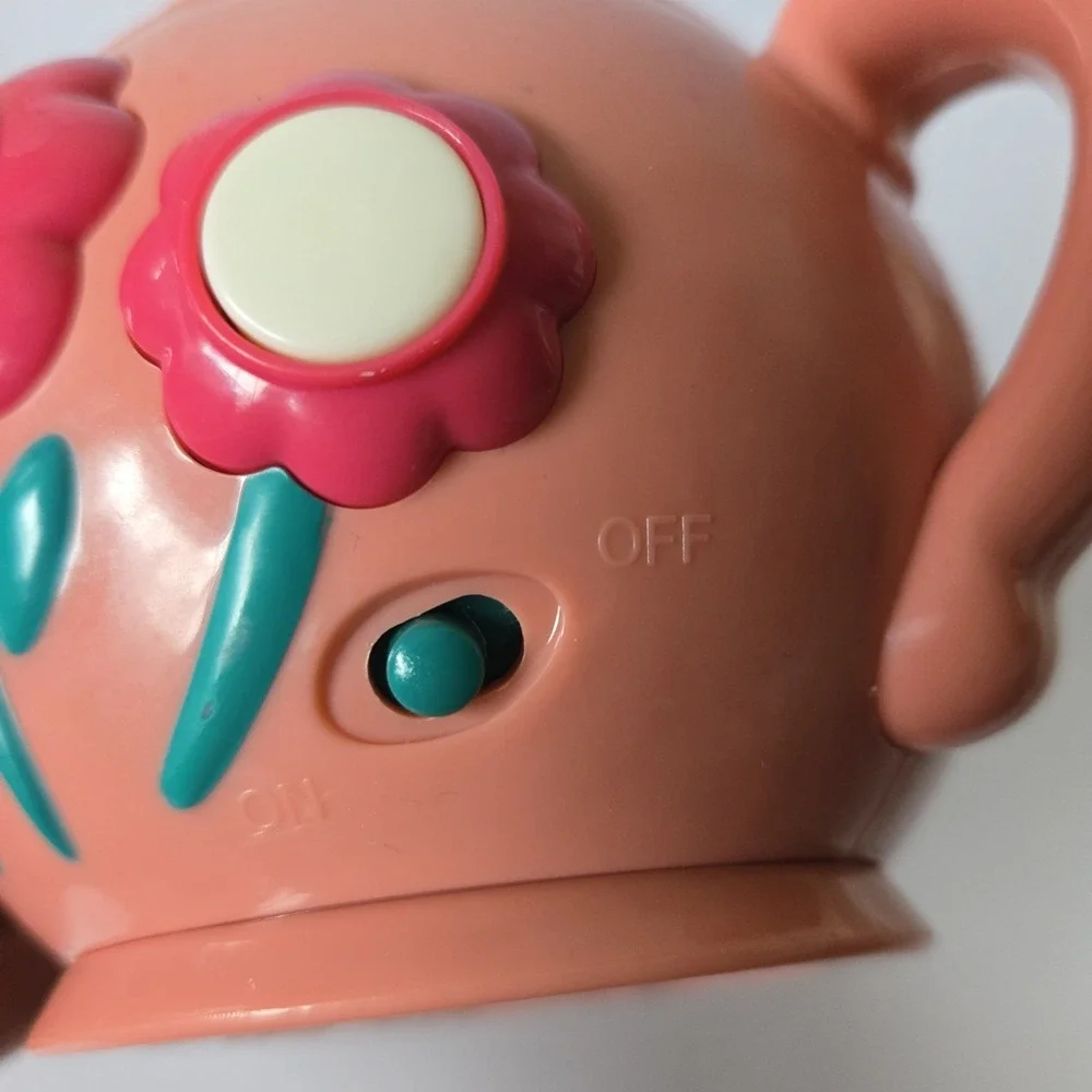 Battat Play‎ Circle Musical Teapot & Teacup Steam Sound Whistles Songs Ages 3+
